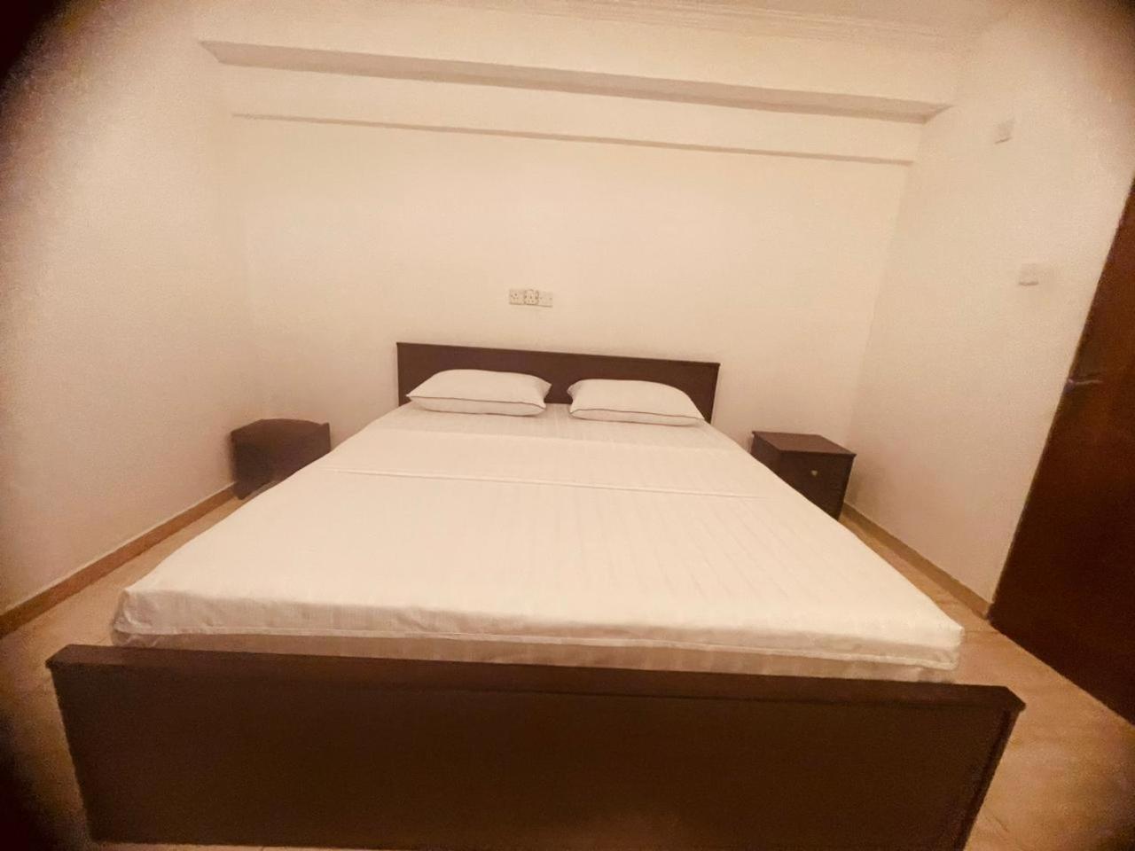 Mila Boutique Airport Hotell Seeduwa Exteriör bild