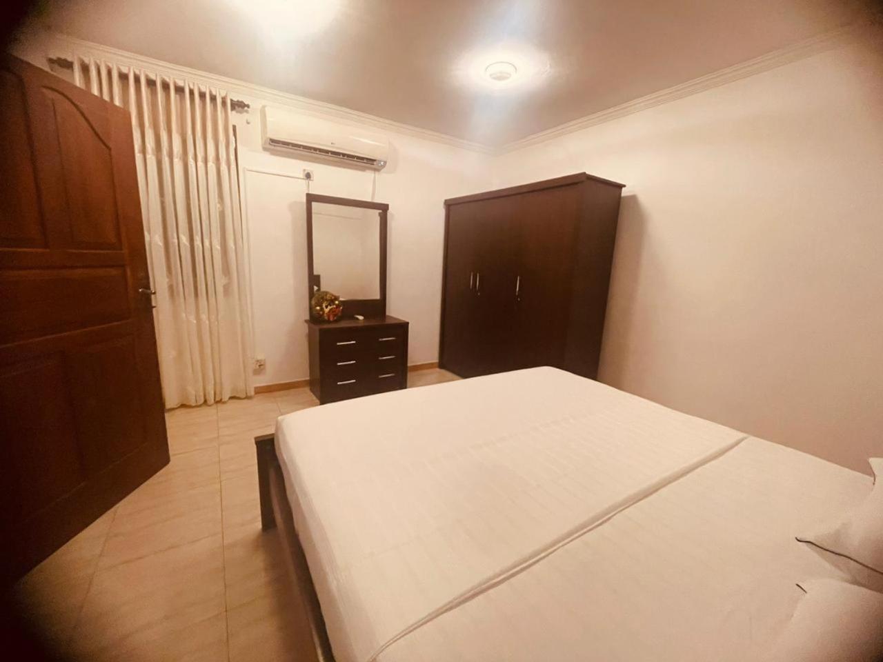 Mila Boutique Airport Hotell Seeduwa Exteriör bild