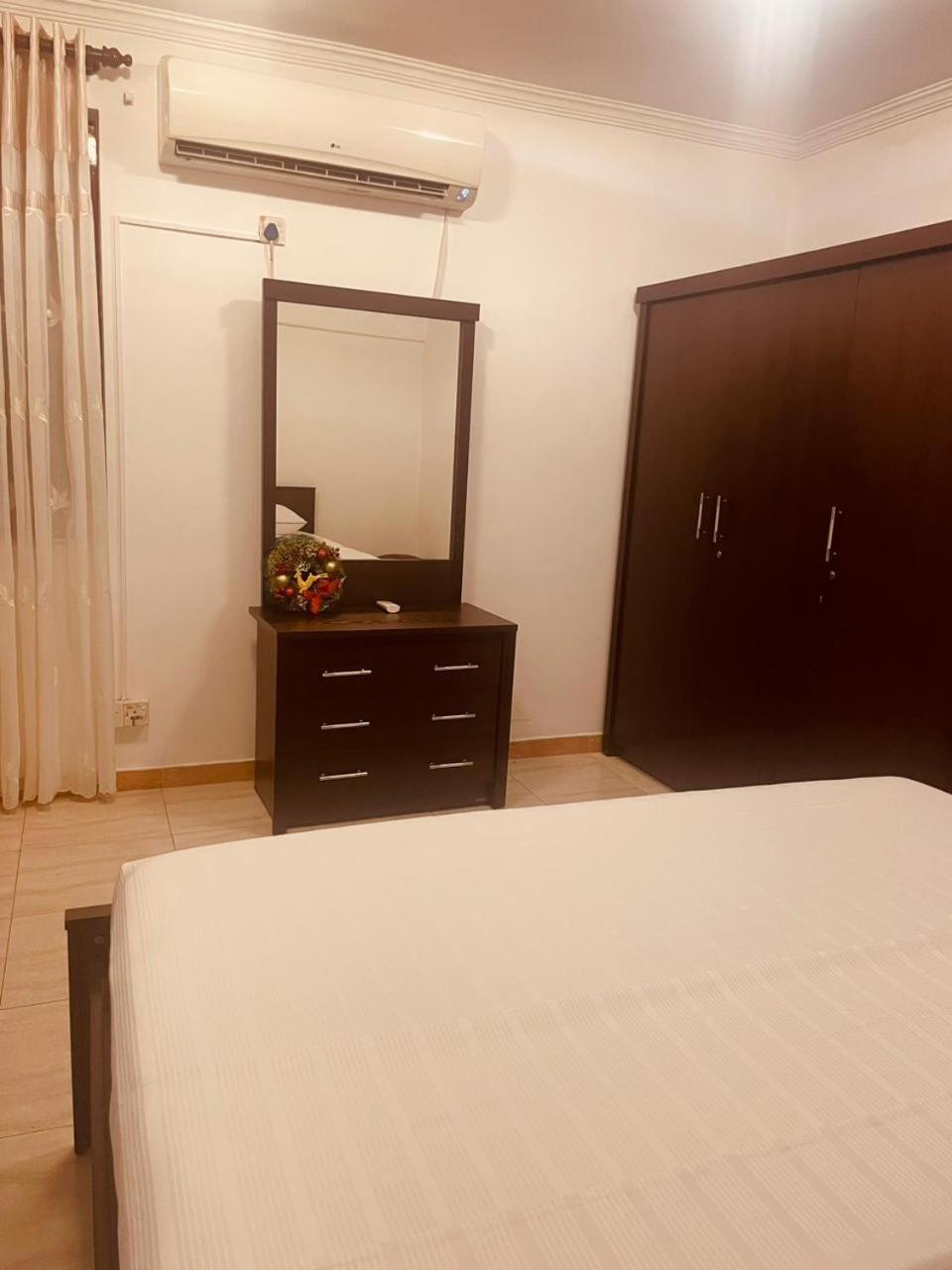 Mila Boutique Airport Hotell Seeduwa Exteriör bild